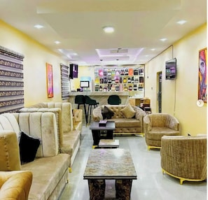 2 bar/lounge, bar sampanye dan bar anggur