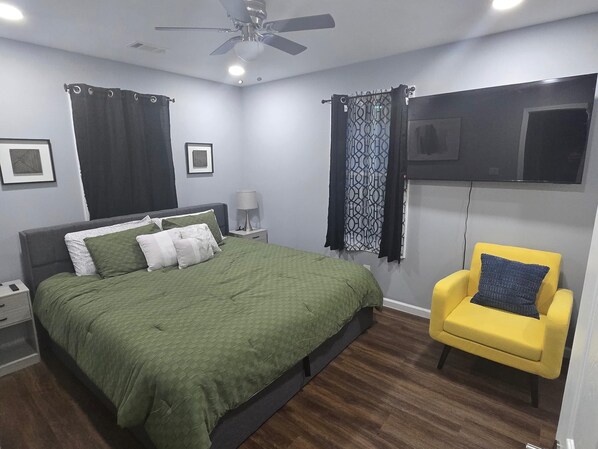 Room - Gorgeous 4-bedroom house with AC in vibrant Atlanta
Escape to a stylish. (Atlanta)