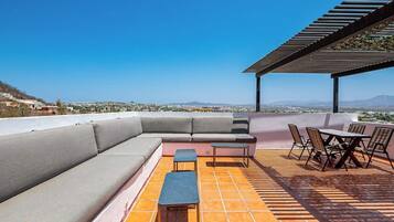 Studio Suite, 1 Queen Bed, Pets allowed, City View (Mia 607B at Morgan Residences) | Outdoor dining