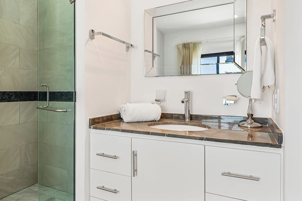 Studiosviitti, 1 keskisuuri parisänky, lemmikit sallittu (Mia 607B at Morgan Residences) | Kylpyhuone | Pyyhkeet
