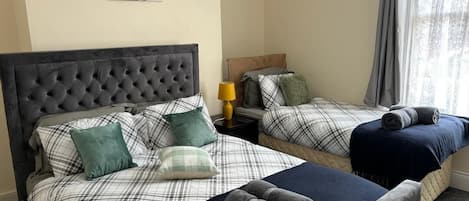2 bedrooms, iron/ironing board, WiFi, bed sheets