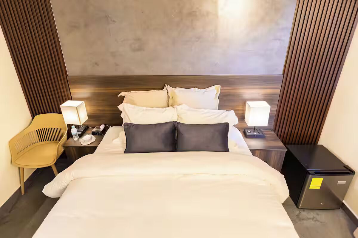 1 chambre, fer et planche à repasser, Wi-Fi, draps fournis