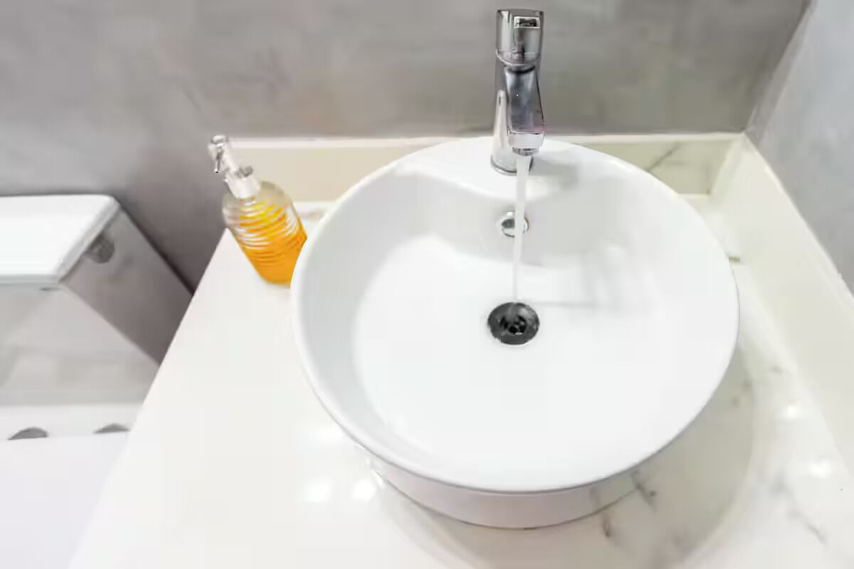 Hårtørrer, håndklæder, Sæbe, Toiletpapir