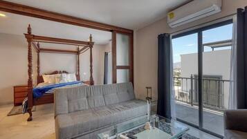 Studiosuite, 1 King-Bett, Küche, Stadtblick (Princess 805 at Morgan Residences) | Wohnbereich