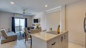Suíte estúdio, 1 cama King, cozinha, vista para a cidade (Princess 805 at Morgan Residences) | Parte interna