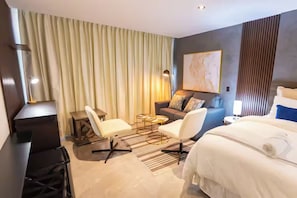 Ferros/tábuas de passar roupa, Wi-Fi, roupa de cama