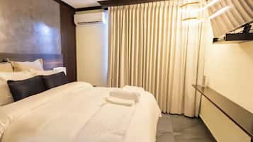 Iron/ironing board, WiFi, bed sheets