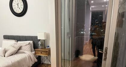 2-bedroom Duplex condo in delightful Brooklyn with beautiful city highline views