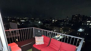 Unclassified image, 4 of 29, button - 2-bedroom Duplex condo in delightful Brooklyn with beautiful city highline views (brooklyn)