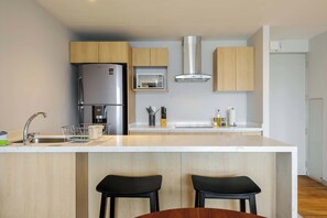 Coffee/tea maker, fridge, microwave, stovetop - w* | Upscale 1BR w/ AC in the Heart of Roma Sur (Ciudad de México)