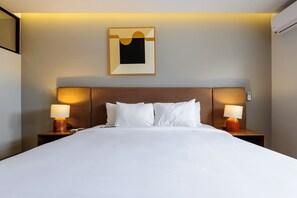1 bedroom, iron/ironing board, WiFi, bed sheets - w* | Luxury 1BR w/ AC in the Heart of Roma Sur (Ciudad de México)