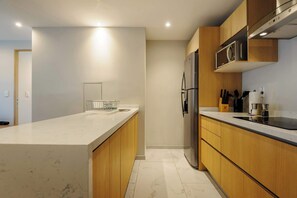 Coffee/tea maker, fridge, microwave, stovetop - w* | Stunning 1BR w/ AC in the Heart of Roma Sur (Ciudad de México)