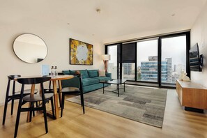 TV - w* | Deluxe 1BR w/ AC in the Heart of Roma Sur (Ciudad de México)