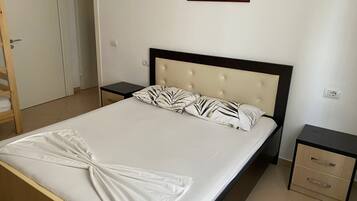 2 bedrooms, WiFi, bed sheets