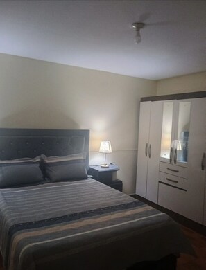 2 bedrooms, iron/ironing board, internet, bed sheets - Cozy Apartment in Surco (Lima Perú)