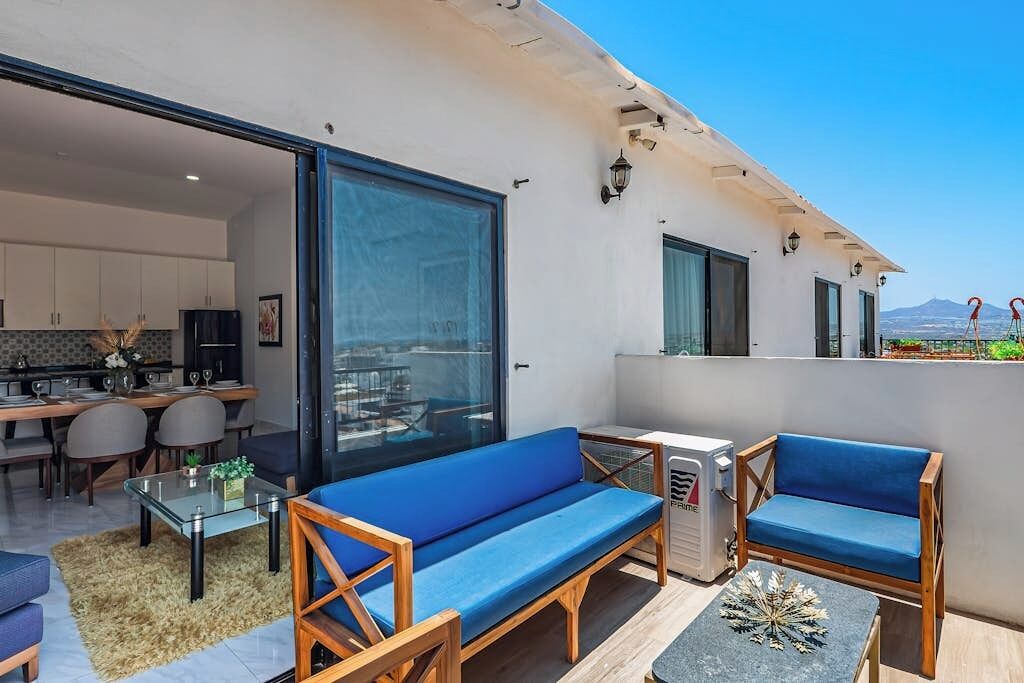 Apartment, Mehrere Betten, Bergblick (Salma 607A at Morgan Residences) | Speisen im Freien