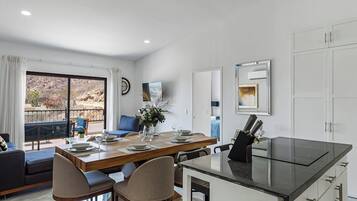 Apartment, Multiple Beds, Mountain View (Salma 607A at Morgan Residences) | Dining