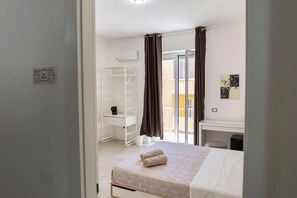Superior Triple Room, Balcony - GEA Guest House (Siracusa)