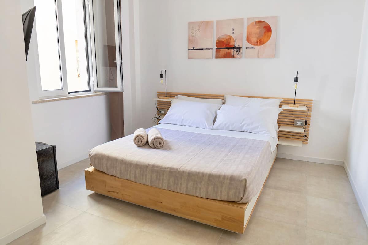 Deluxe Double Room, Private Bathroom | Desk, free WiFi