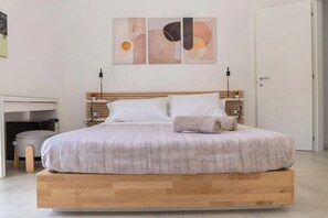 Superior Triple Room, Balcony | Desk, free WiFi - GEA Guest House (Syracuse)
