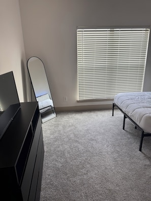 Iron/ironing board, WiFi, wheelchair access
