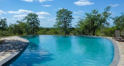 Safarihaus am Kruger Nationalpark mit privatem Wasserloch