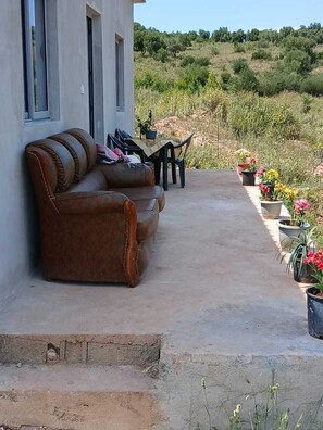 Terrace/patio - Lovely Seaside 1-bedroom apartment in charming Ksamil (Ksamil)
