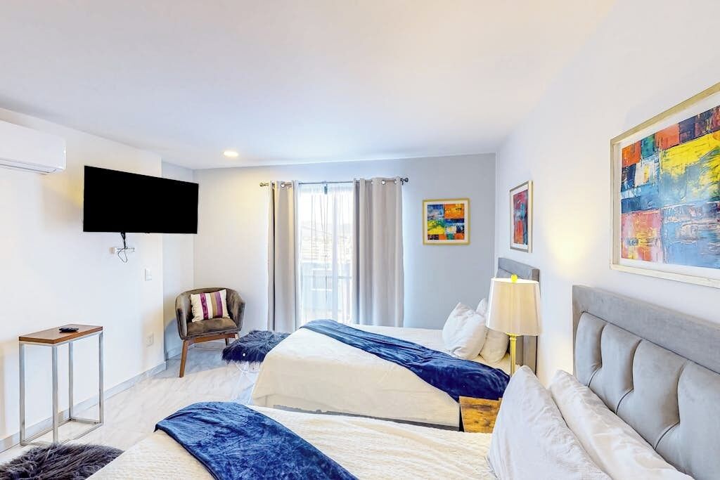1 habitación, decoración personalizada y muebles diferentes 