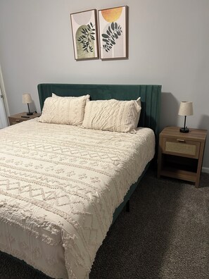Room - Awesome 6-bedroom house with AC in vibrant Detroit (Detroit)