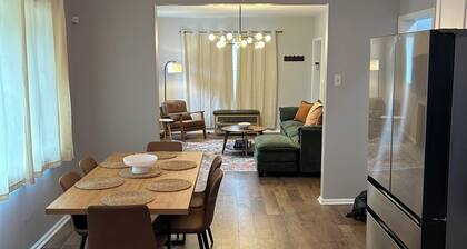 Awesome 6-bedroom house with AC in vibrant Detroit