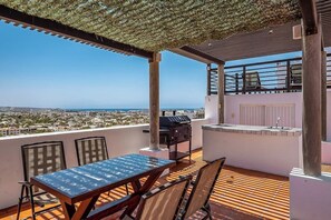 Lägenhet - flera sängar - balkong (Taylor 203 at Morgan Residences) | Restaurang utomhus