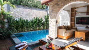 Vila luxo, vista para a colina | Piscina