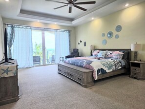 Room - 3-bedroom condo in peaceful Freeport with air conditioning (Freeport)