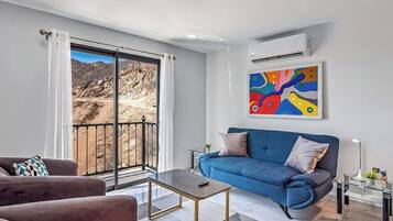 Apartment, 1 King Bed, Balcony, City View (Tiara 508A at Morgan Residences) | Living area