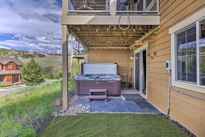 Terrace/patio - Family Retreat with hub tub and walk to ski lift! (Granby)