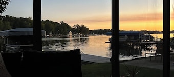 Waterfront Curvy Midcentury Cabin on Paw Paw Lake - Memories Made Here!