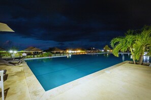Outdoor pool - Charming 3-bedroom house with modern amenities and minutes from Ocho Rios (Priory)
