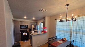 Dining - Cozy 2-bedroom apartment is amazing  peaceful some call it a gem. (Kempner)