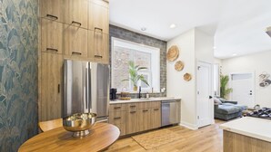 Interior - Modern Zen Retreat mins from Downtown (Chicago)