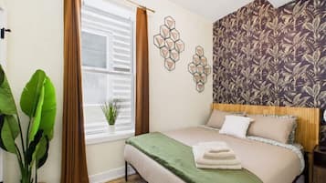 2 bedrooms, iron/ironing board, travel cot, free WiFi
