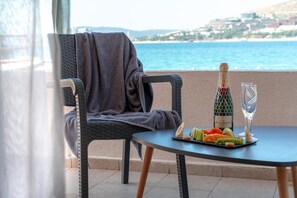 Standard Triple Room, Balcony, Sea View | Outdoor dining - Oscar Seaside Hotel All Inclusıve (Bodrum)