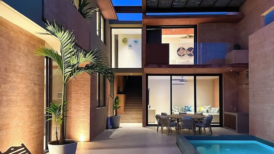 Luxury House With Private Pool, Ocean View, Inviting Balcony & Elegant Charm