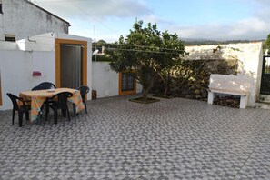 Outdoor dining - An Oasis of Peace in Terceira, Azores (Açores)