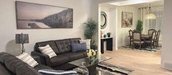 Modern Retreat 3BR 2 and Half Bath 12min to WEM 10min to Big Lake Lois Hole Park