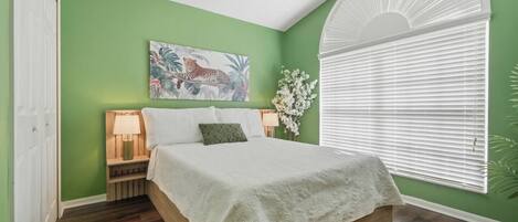 5 bedrooms, in-room safe, desk, iron/ironing board