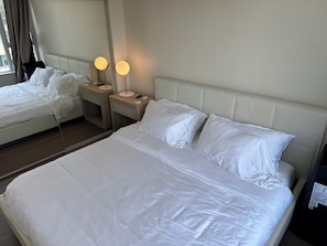 Ferros/tábuas de passar roupa, Wi-Fi, roupa de cama