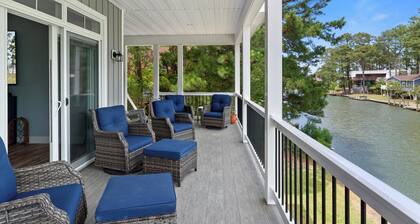 Pearl on the Canal | Brand new waterfront home!
