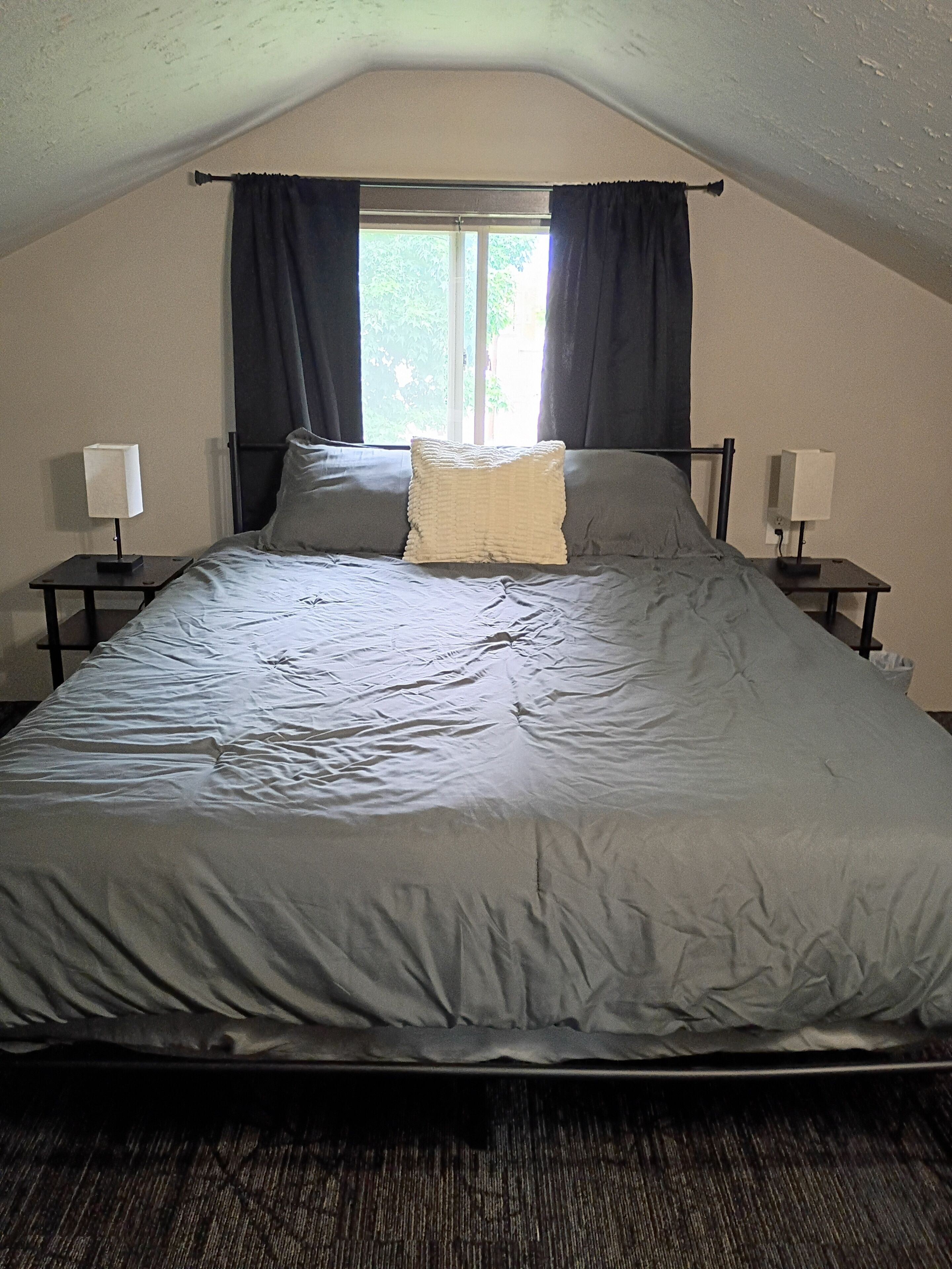 4 bedrooms, desk, free WiFi, bed sheets