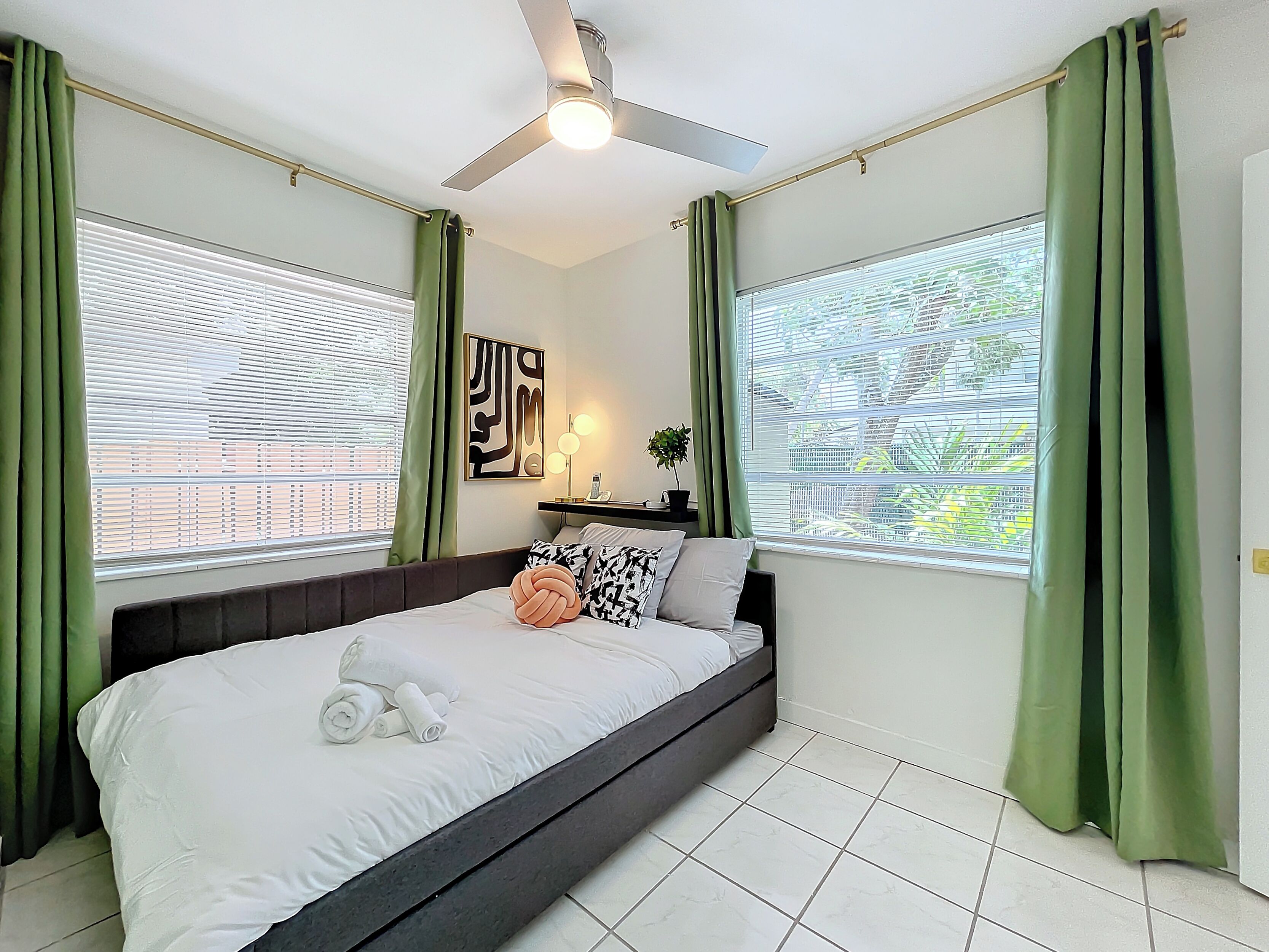 2 bedrooms, iron/ironing board, WiFi, bed sheets