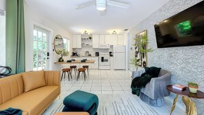 Living area - Chic Boho Paradise: Las Olas (Oakland Park)